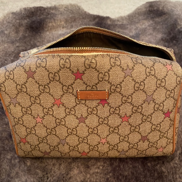 Gucci Supreme stars toiletry bag - Picture 1 of 8